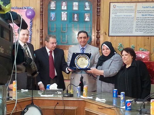 إحتفالية تكريم إدارة  كلية الصيدلة  للسيدة  (( ماجده رزق)) المدير العام بشئون الطلاب لبلوغها سن المعاش
